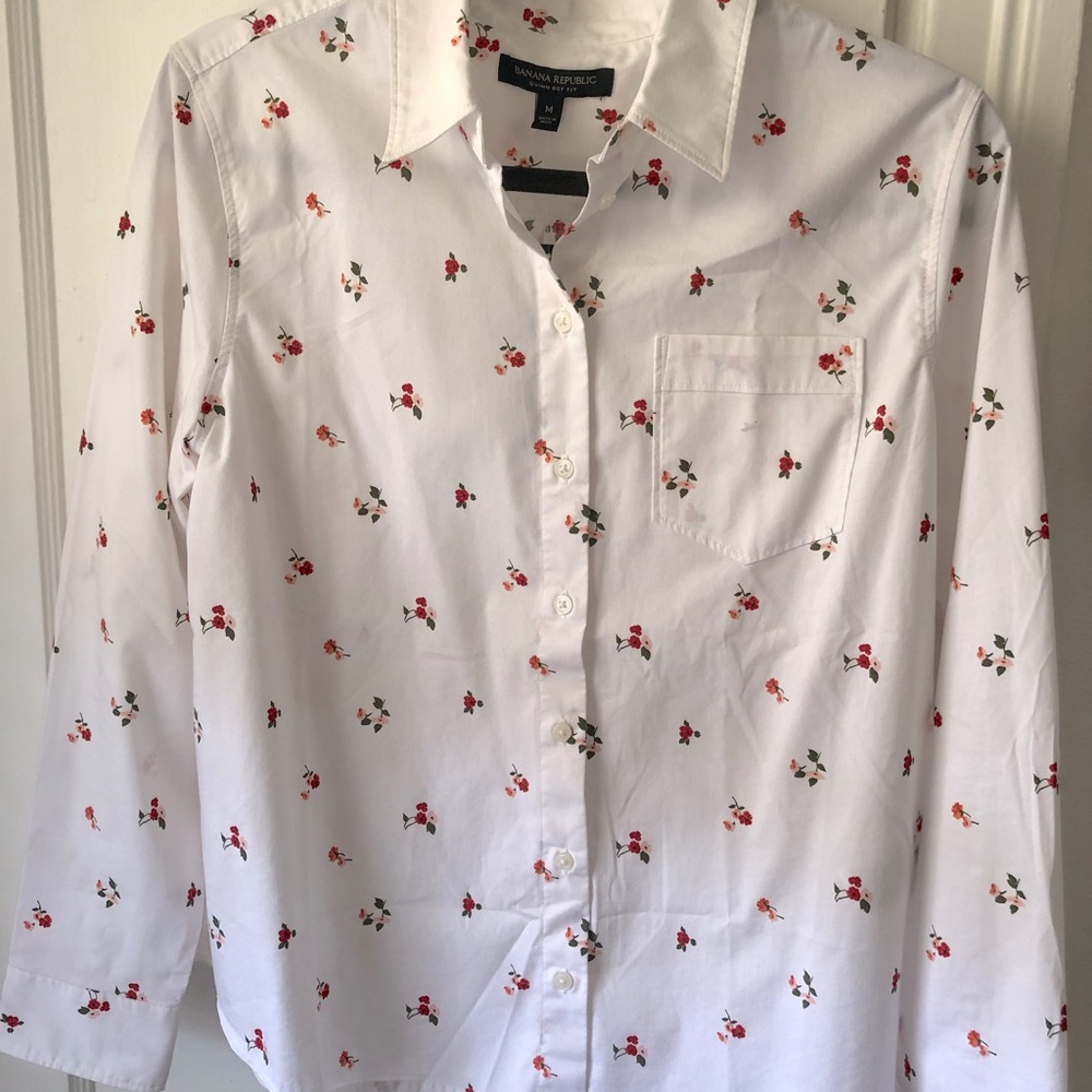 Banana Republic White Button Down Top